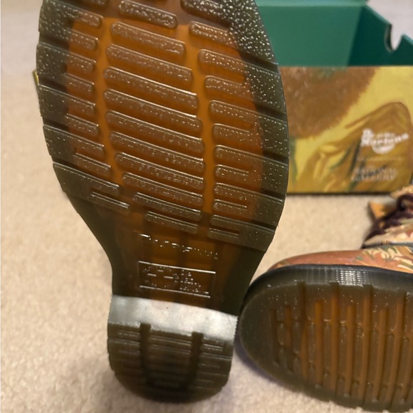 Doc MartensxNational Gallery Van Gogh Sunflower Print Boots Women’s Size 5 - Picture 7 of 12